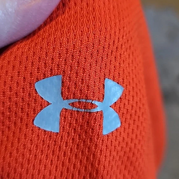 UNDER ARMOUR 4 LOT EUC BOYS 1 SHORT SET 3 SHIRTS - Picture 6 of 14